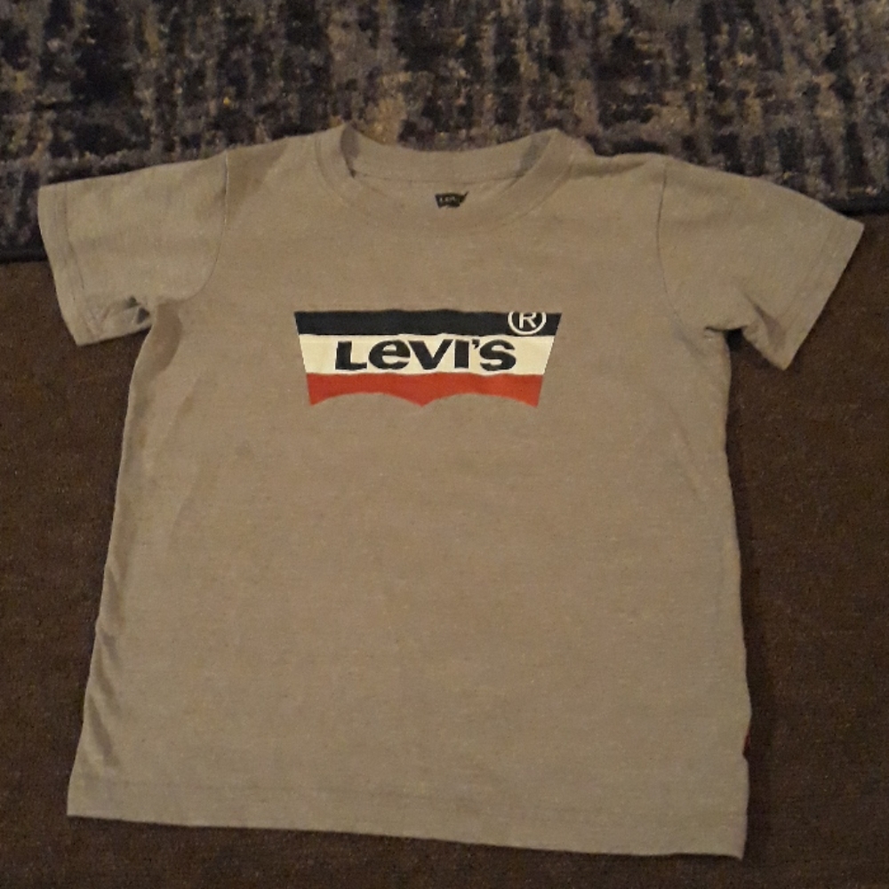 Levi's t-shirt